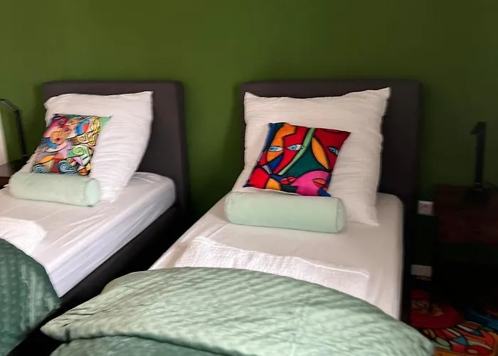 Boardinghouse--business People And Workers, Parking Lot, Wifi, Outdoor Smoking Area * Γκούνζμπουργκ