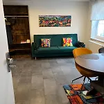Boardinghouse--business People And Workers, Parking Lot, Wifi, Outdoor Smoking Area
