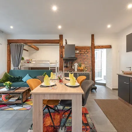 Anna9 Boardinghouse--business People And Workers, Parking Lot, Wifi, Vat Invoice Apartman