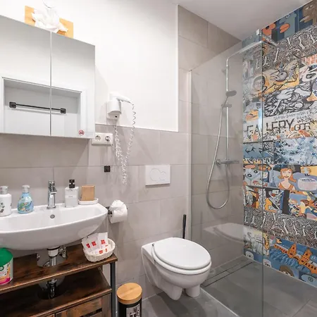 Appartamento City Boardinghouse ,Single Bed, Wifi ,Parking, Vat Invoice, Highway A8 *