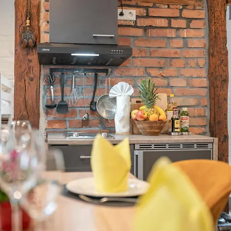 Appartamento City Boardinghouse ,Single Bed, Wifi ,Parking, Vat Invoice, Highway A8 *