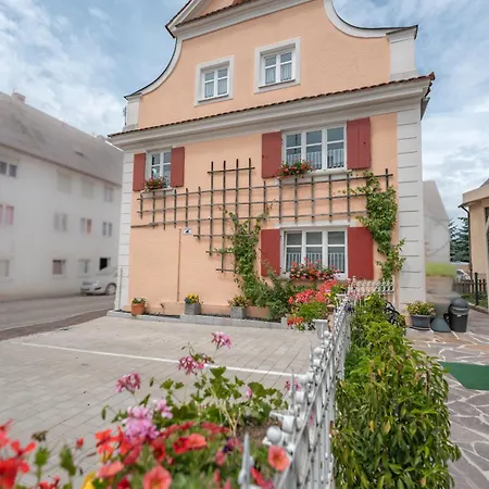 City Boardinghouse ,Single Bed, Wifi ,Parking, Vat Invoice, Highway A8 Appartamento Günzburg