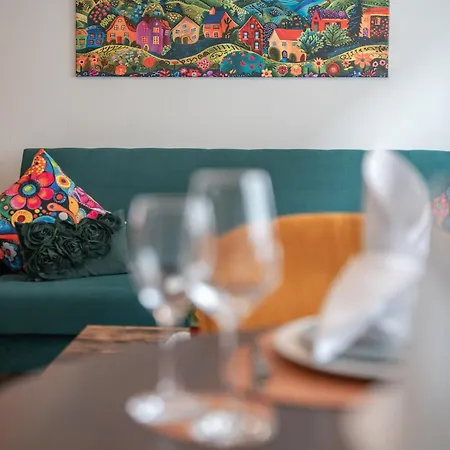 City Boardinghouse ,Single Bed, Wifi ,Parking, Vat Invoice, Highway A8 Appartamento