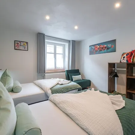 City Boardinghouse ,Single Bed, Wifi ,Parking, Vat Invoice, Highway A8 Appartamento *