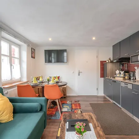 Appartamento City Boardinghouse ,Single Bed, Wifi ,Parking, Vat Invoice, Highway A8 *
