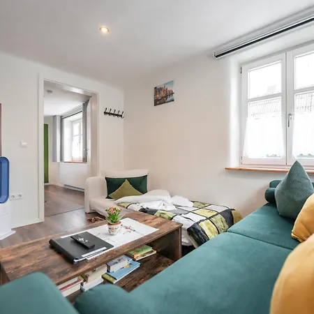 Appartamento City Boardinghouse ,Single Bed, Wifi ,Parking, Vat Invoice, Highway A8 *