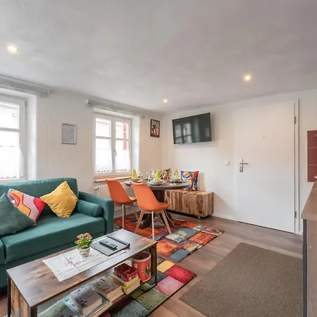 City Boardinghouse ,Single Bed, Wifi ,Parking, Vat Invoice, Highway A8 Günzburg